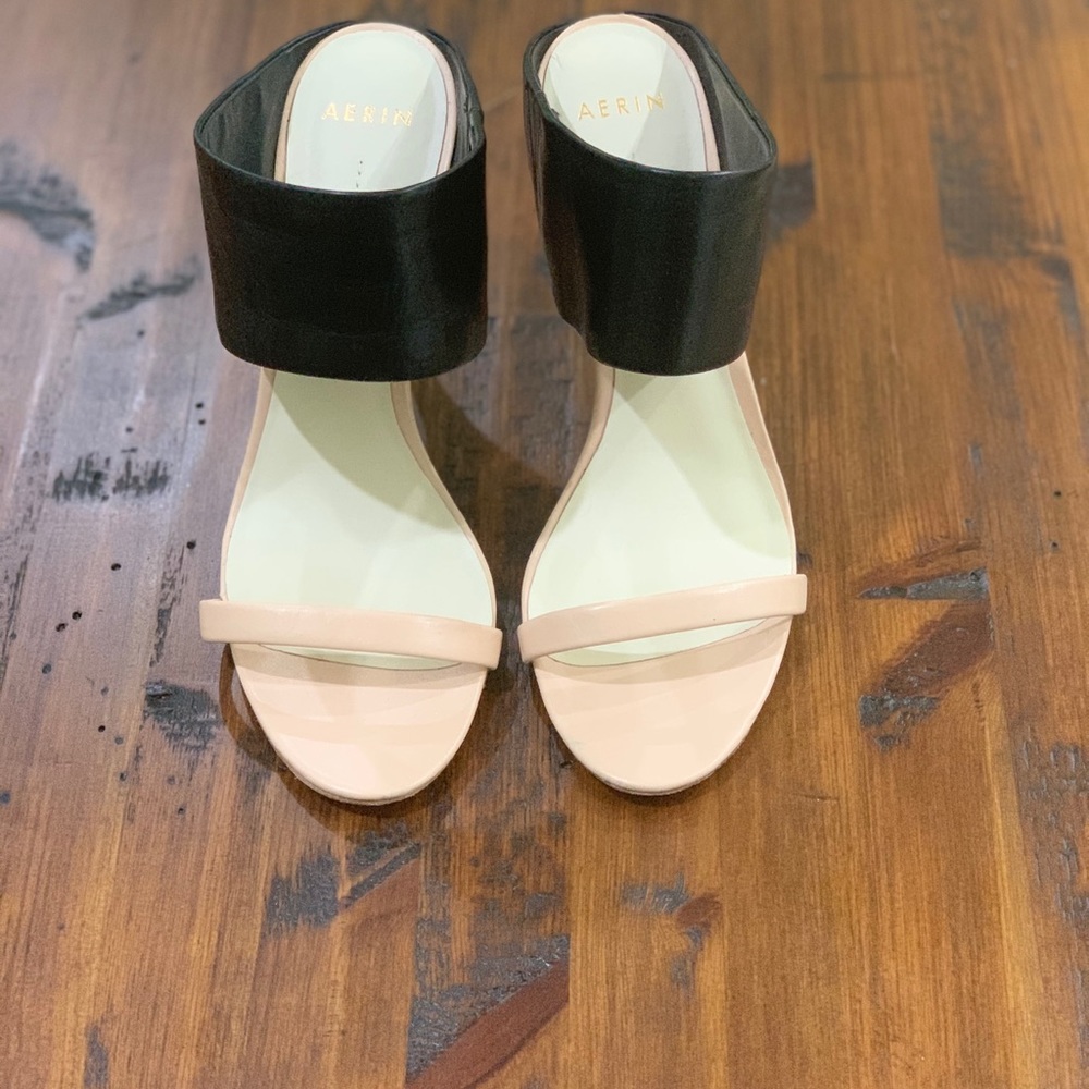 Aerin pumps